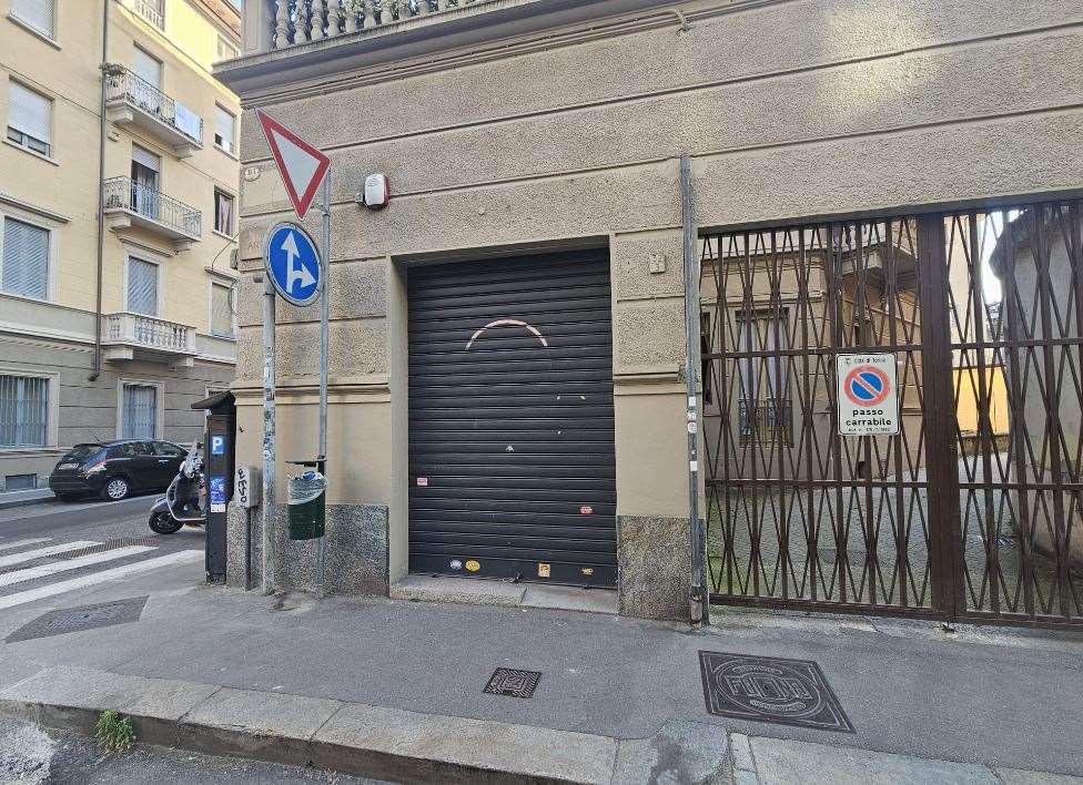 Immagine per Negozio in affitto a Torino via Artisti 32 bis