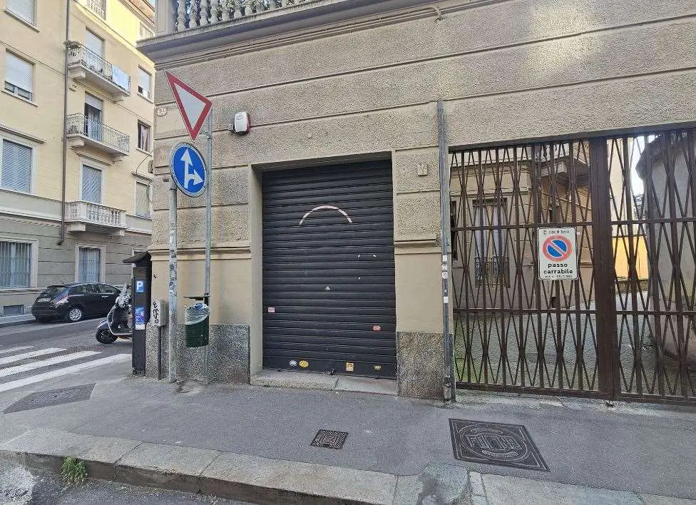Immagine per Negozio in affitto a Torino via Artisti 32 bis
