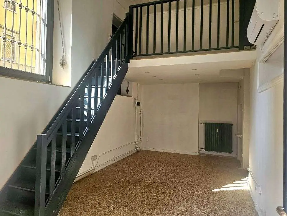 Immagine per Negozio in affitto a Torino via Artisti 32 bis