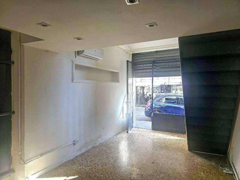 Immagine per Negozio in affitto a Torino via Artisti 32 bis