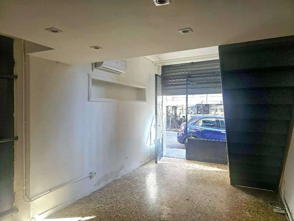 Immagine per Negozio in affitto a Torino via Artisti 32 bis