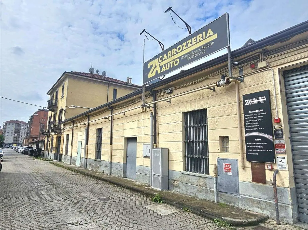 Immagine per Capannone in vendita a Torino via Lucento 81