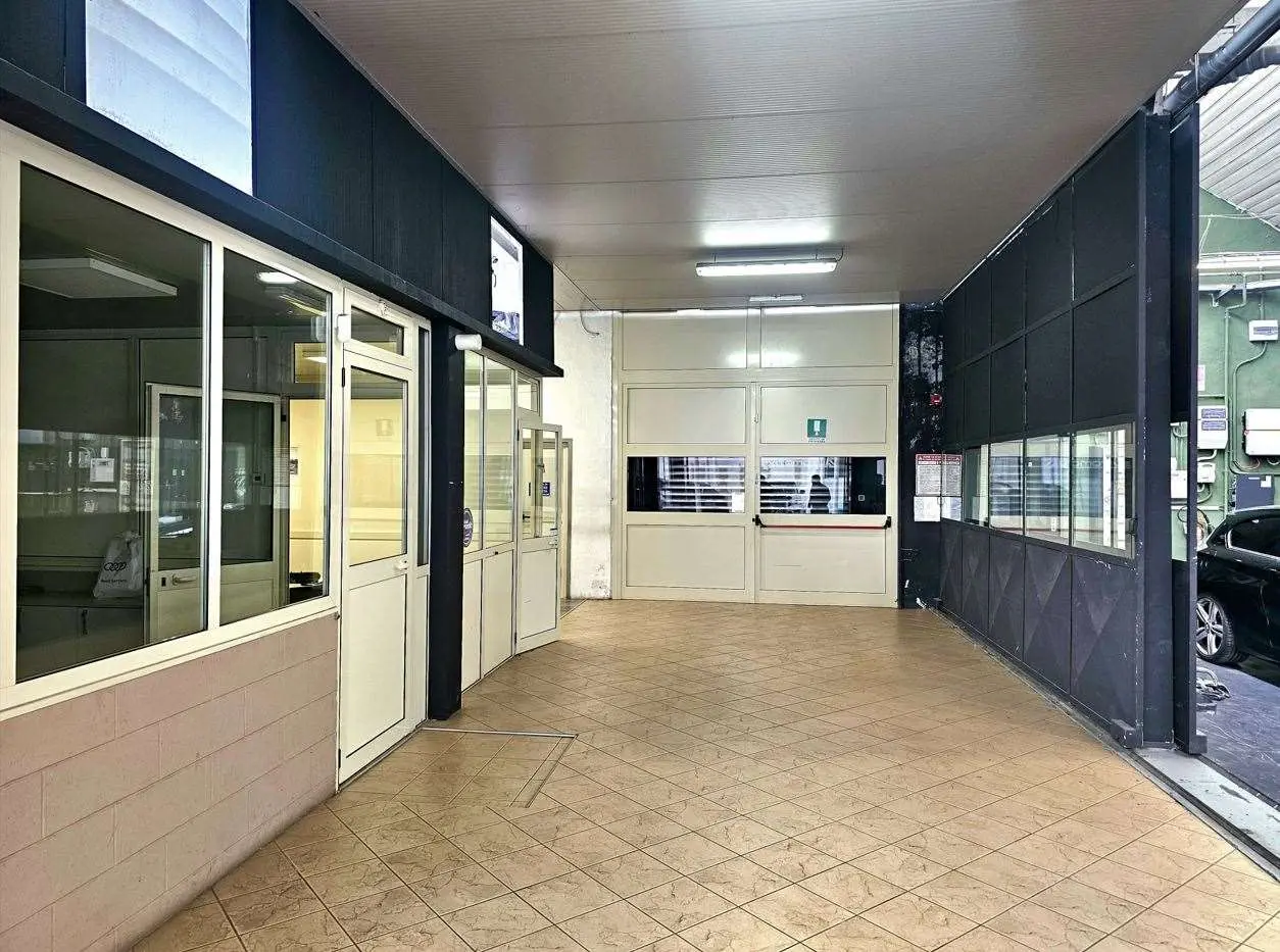 Immagine per Capannone in vendita a Torino via Lucento 81