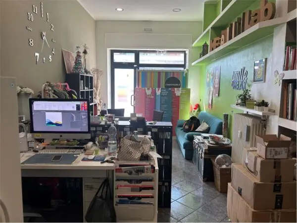Negozio via La Thuile 25, Torino
