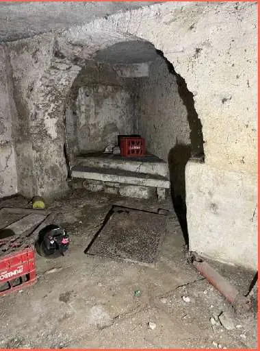 Magazzino via Fereggiano L 7, Genova
