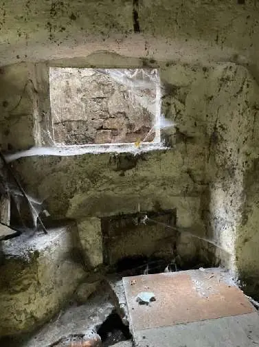 Magazzino via Fereggiano L 7, Genova