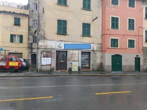 Magazzino via Teglia 107, Genova