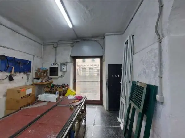 Magazzino via Teglia 107, Genova