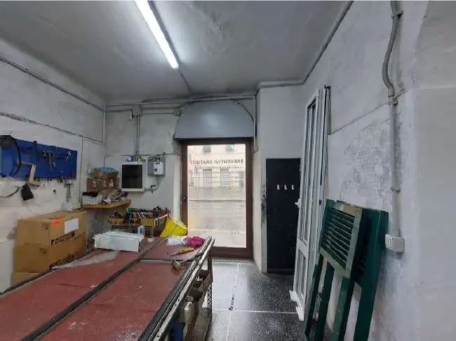 Immagine per Magazzino in asta a Genova via Teglia 107