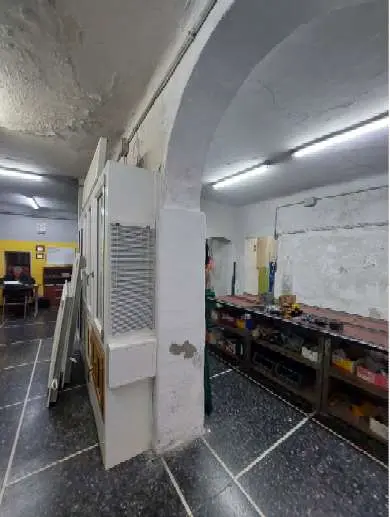 Magazzino via Teglia 107, Genova