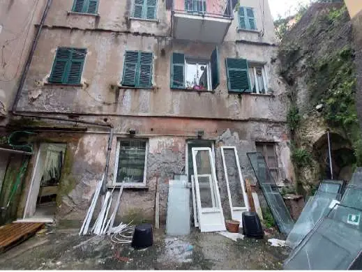 Magazzino via Teglia 107, Genova