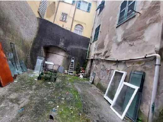 Magazzino via Teglia 107, Genova