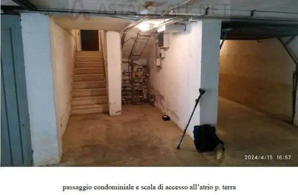 Garage via Generale Ardoino 178, Diano Marina