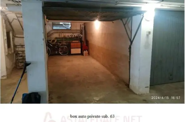 Garage via Generale Ardoino 178, Diano Marina