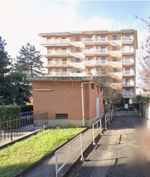 Appartamento via Leon Tron, Grugliasco