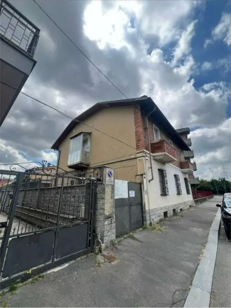 Casa Indipendente strada Del Drosso, Torino