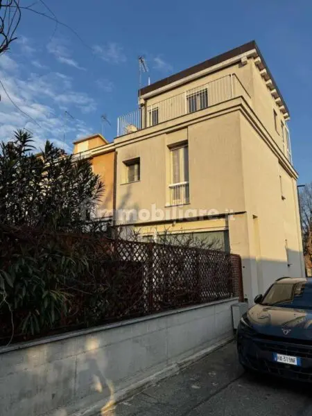 Villetta A Schiera via Guido Reni, Torino