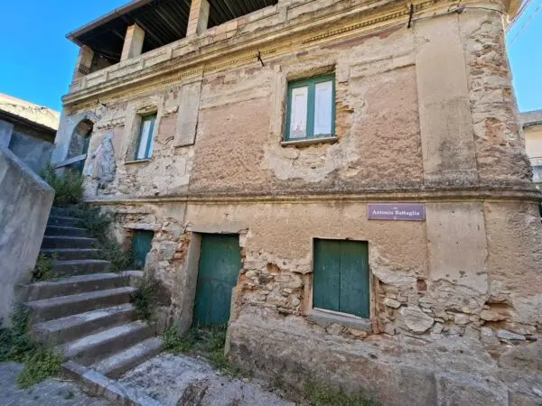 Villa Trifamiliare via Paterriti 19, Motta San Giovanni