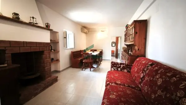 Villa via Km 42, Locorotondo