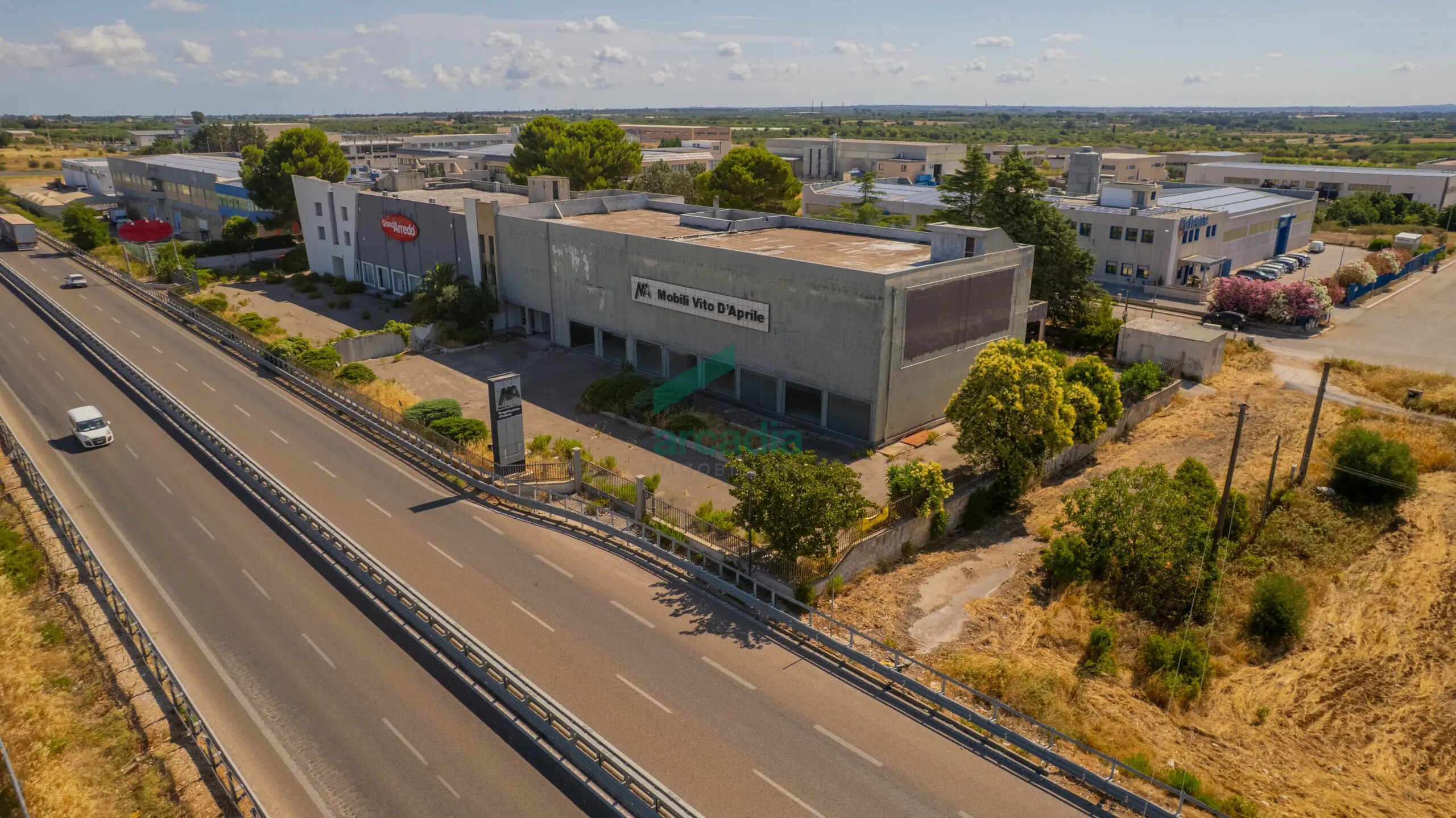 Immagine per Commerciale in vendita a Sammichele di Bari via Km 31 800