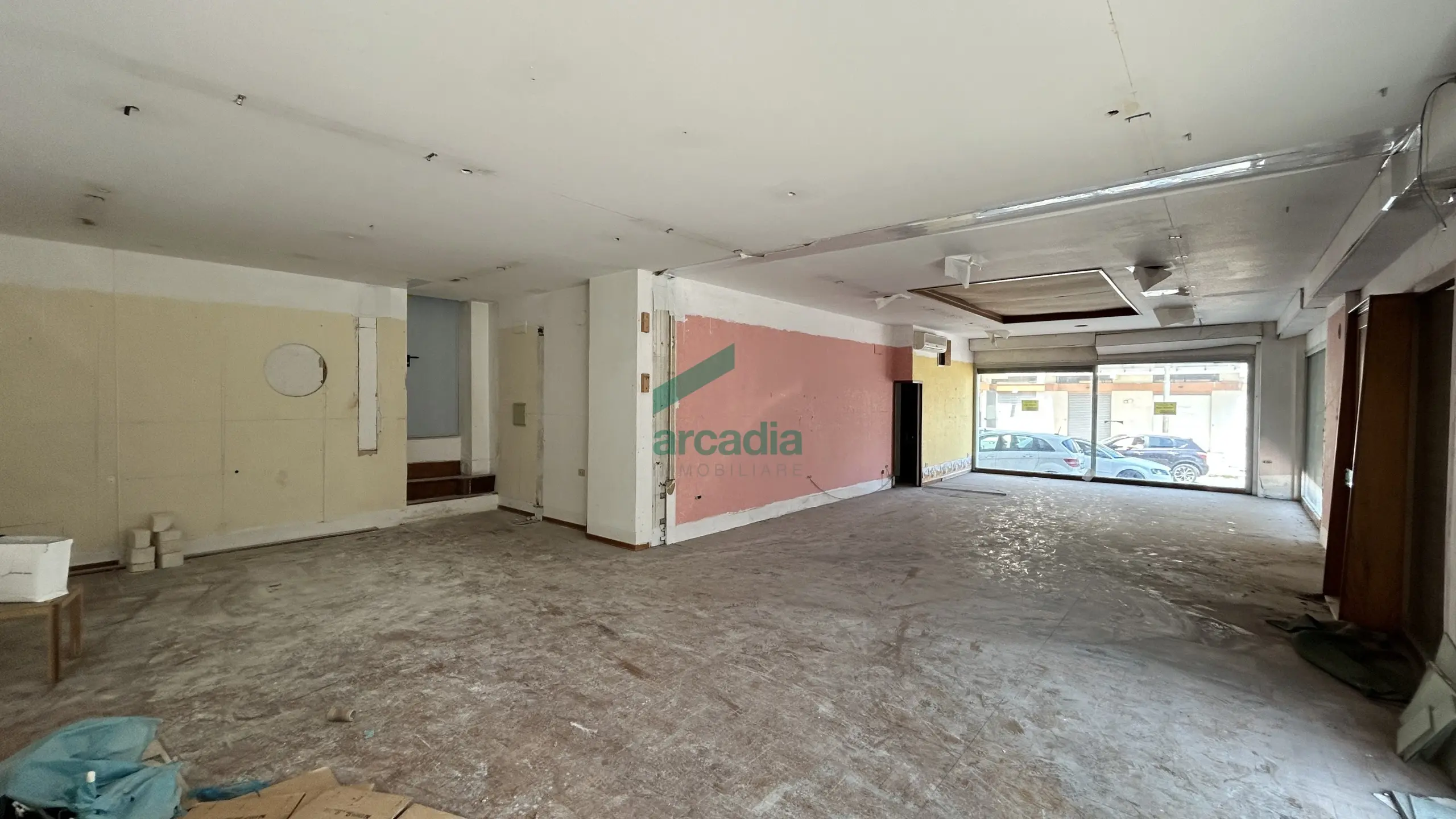 Immagine per Locale commerciale in vendita a Putignano via Vincenzo Petruzzi 49