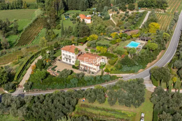 Villa via Di Montechiari, Montecarlo