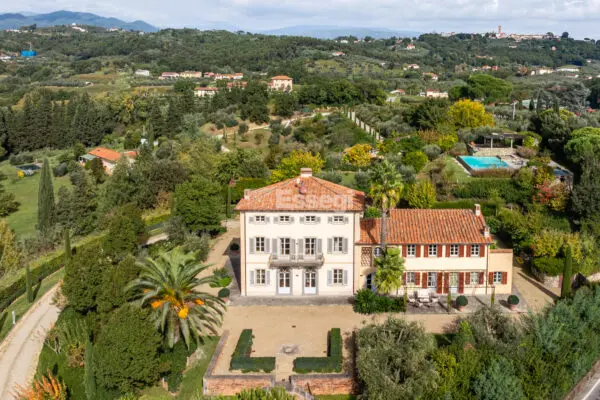 Villa via Di Montechiari, Montecarlo
