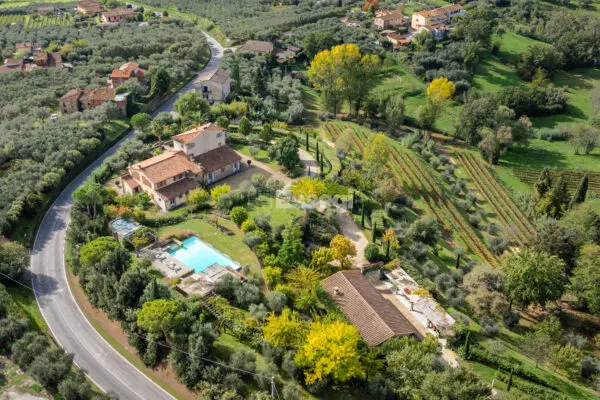 Villa via Di Montechiari, Montecarlo