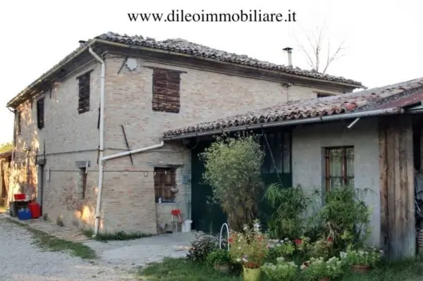 Casale strada Di Fagnano, Pesaro