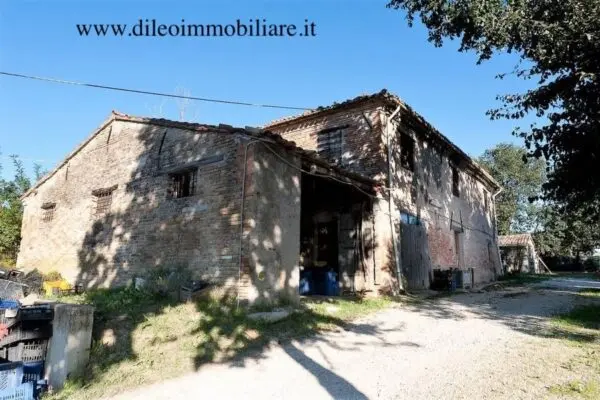 Casale strada Di Fagnano, Pesaro