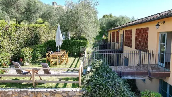 Casale via Per Matraia 22, Capannori