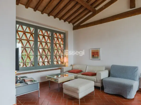 Casale via Per Matraia 22, Capannori