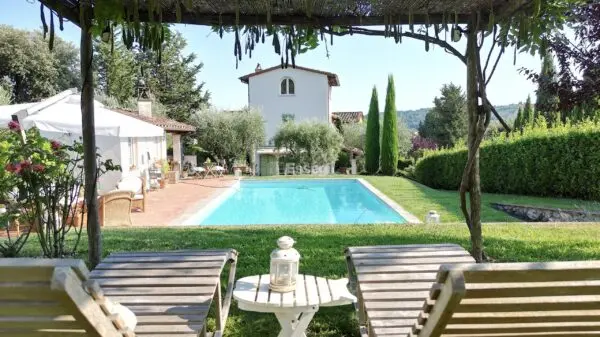 Casale via Delle Vigne, Lucca