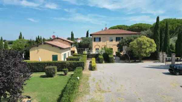 Casale via Gorizia 39, Cecina