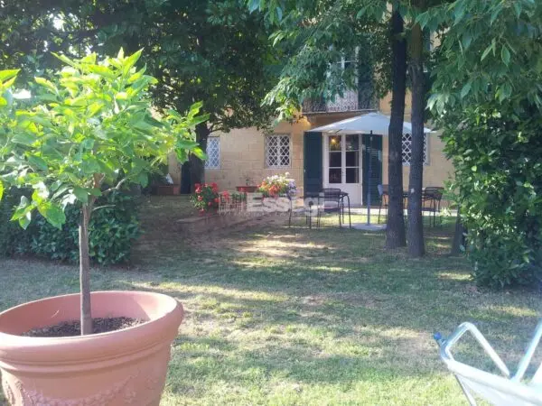 Villa via Nuova Per Pisa, Lucca