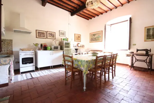 Casale via Valpromaro, Massarosa