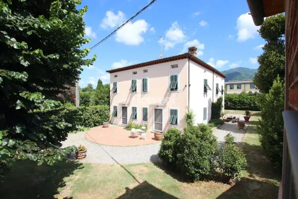 Villa via Di Segromigno, Capannori