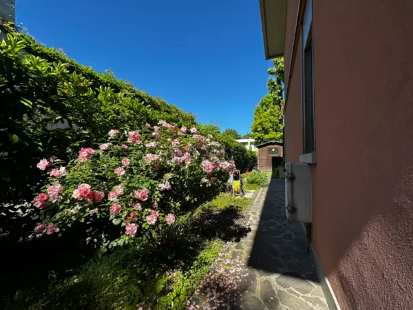 Villa A Schiera via Albert Einstein 42, Villaggio Giardino, Modena