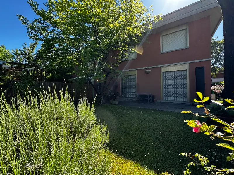 Immagine per Villa a schiera in vendita a Modena via Albert Einstein 42