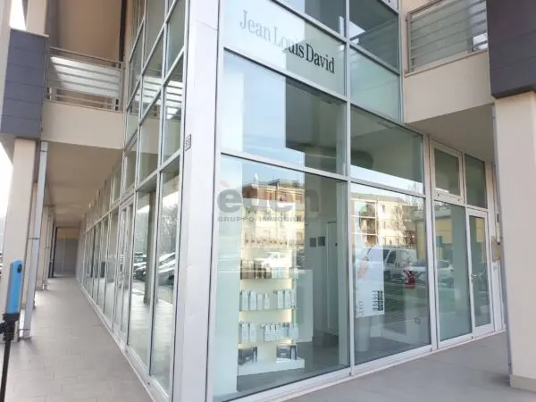 Negozio viale Gaetano Storchi 513, Modena