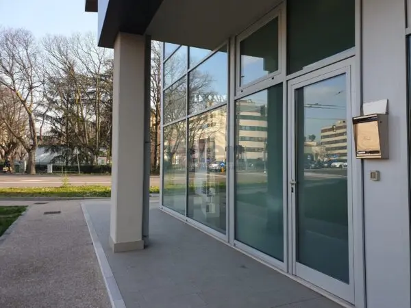 Negozio viale Gaetano Storchi 513, Modena