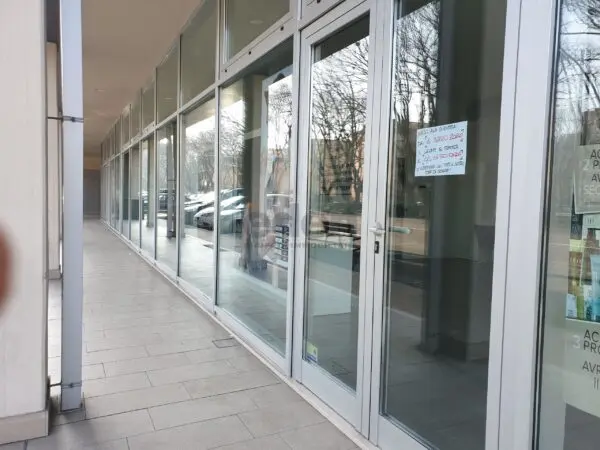Negozio viale Gaetano Storchi 513, Modena