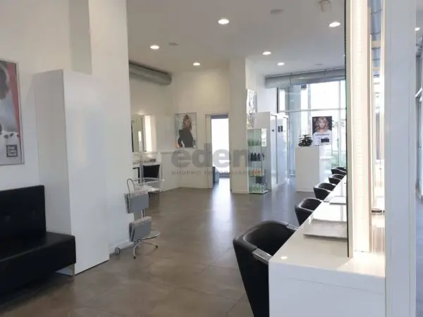 Negozio viale Gaetano Storchi 513, Modena