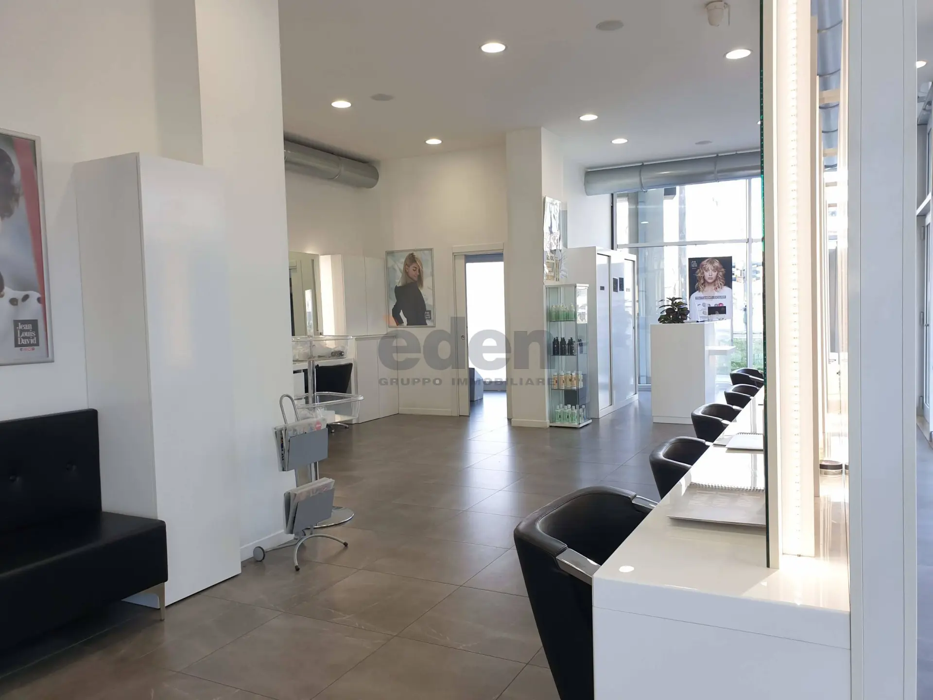 Immagine per Negozio in vendita a Modena viale Gaetano Storchi 513
