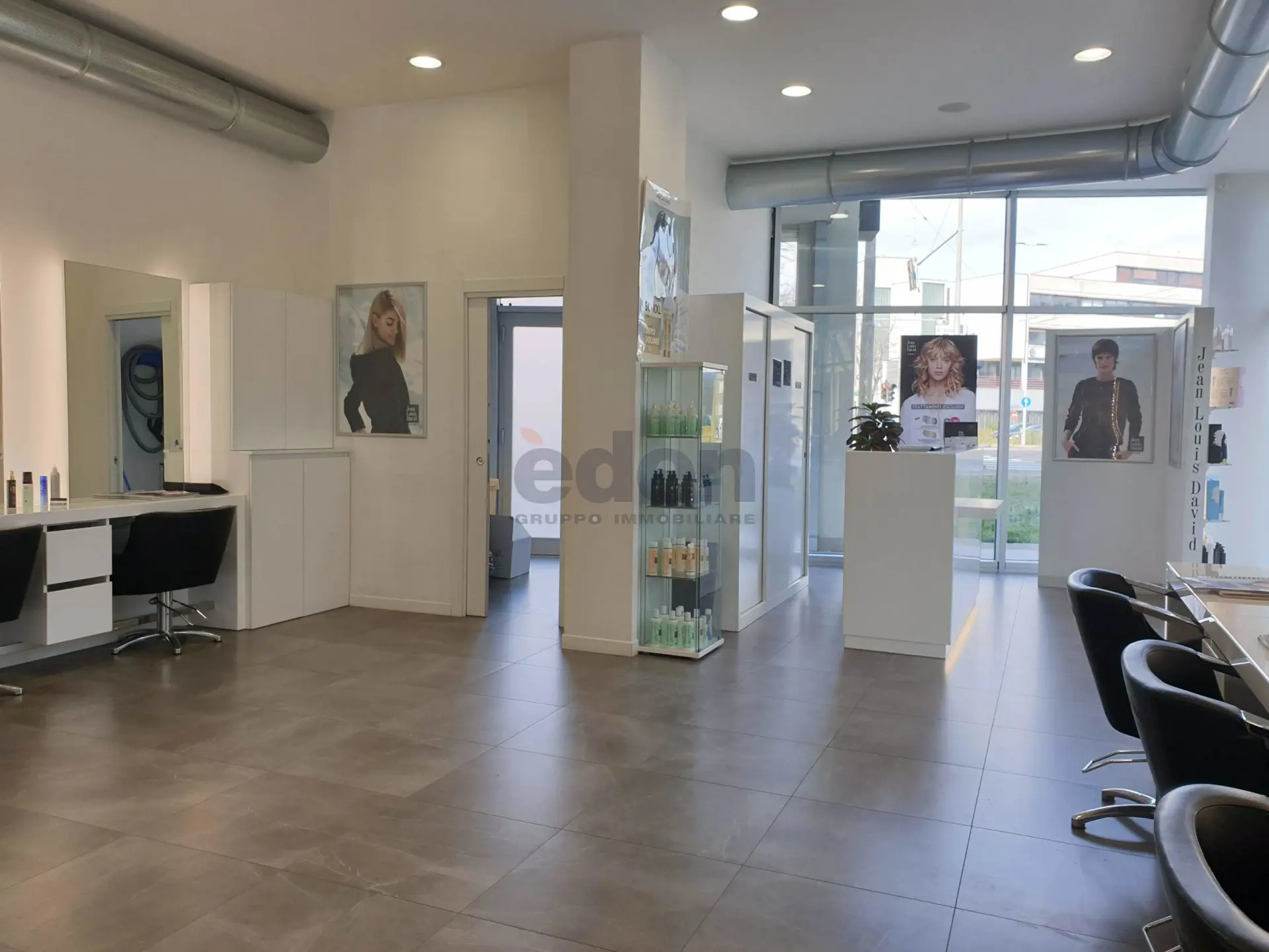 Immagine per Negozio in vendita a Modena viale Gaetano Storchi 513