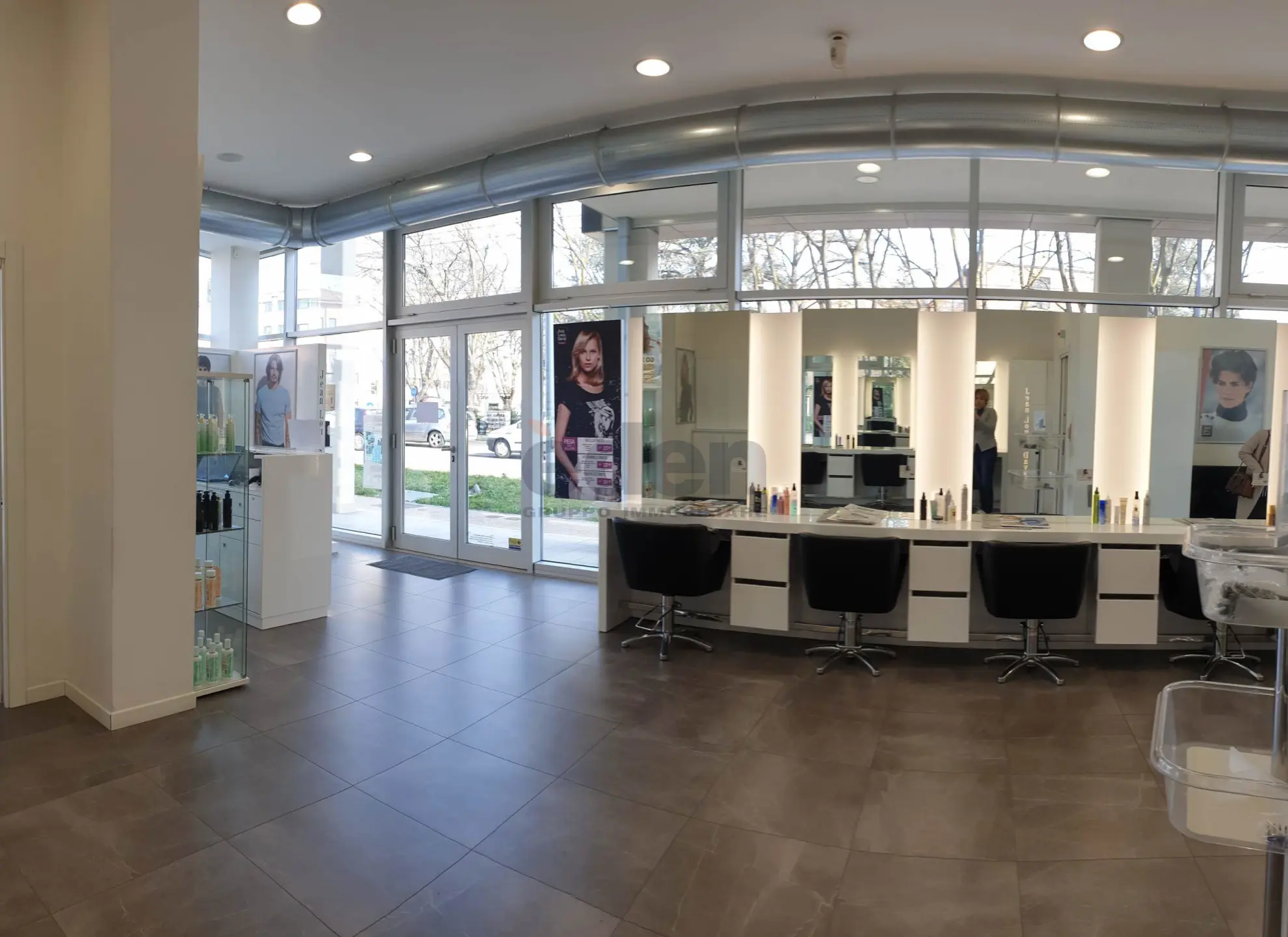 Immagine per Negozio in vendita a Modena viale Gaetano Storchi 513