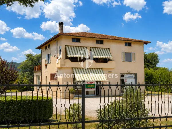 Villa Trifamiliare via Vocabolo Bodoglie, Todi