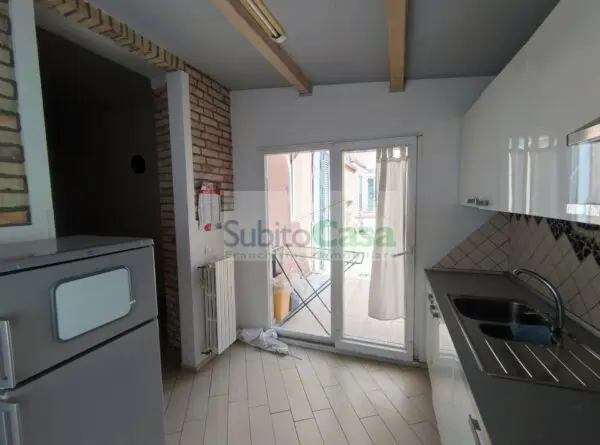 Casa Semindipendente via Avezzano 3, Chieti