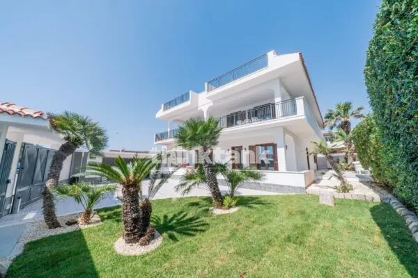 Villa via Aldo Moro, Avola
