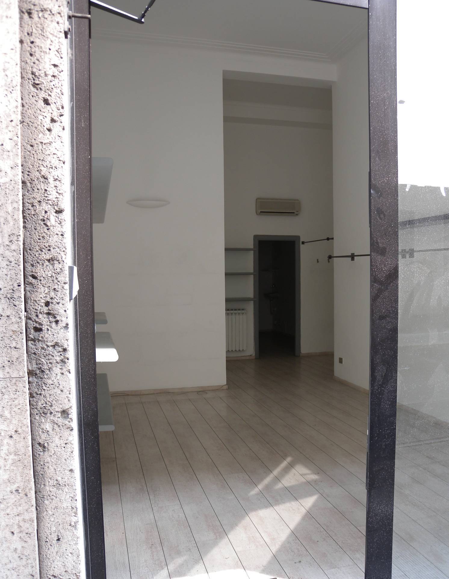 Immagine per Negozio in vendita a Torino Via XX settembre 18